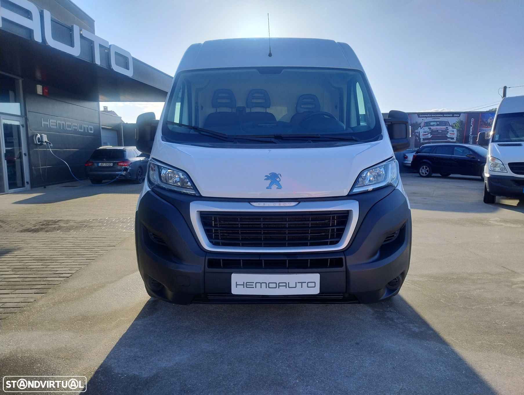 Peugeot Boxer 2.2 BlueHDi 330 L2H2 Premium - 4