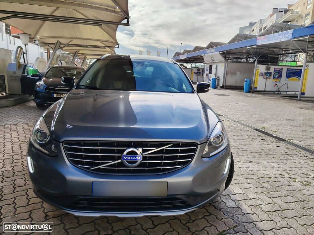 Volvo XC 60 2.0 D4 Momentum Geartronic - 7