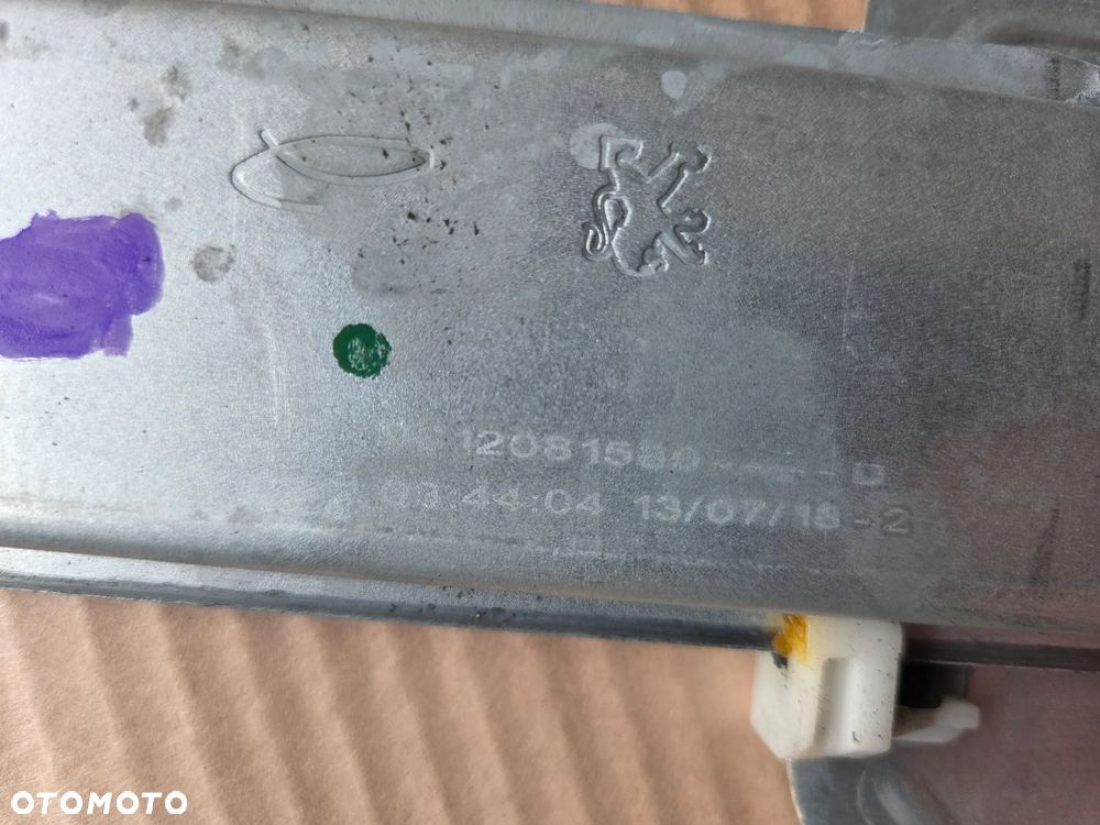 Podnośnik szyby prawy przedni Citroen C3 III    9813093380 - 4