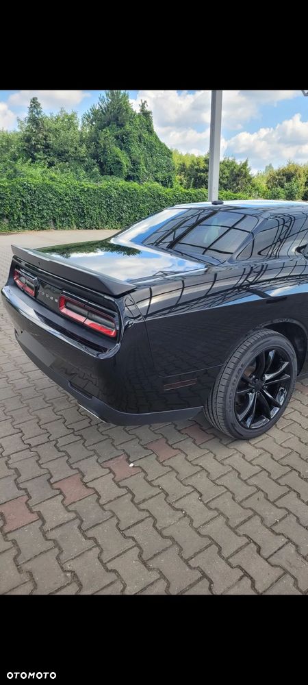 Dodge Challenger - 10