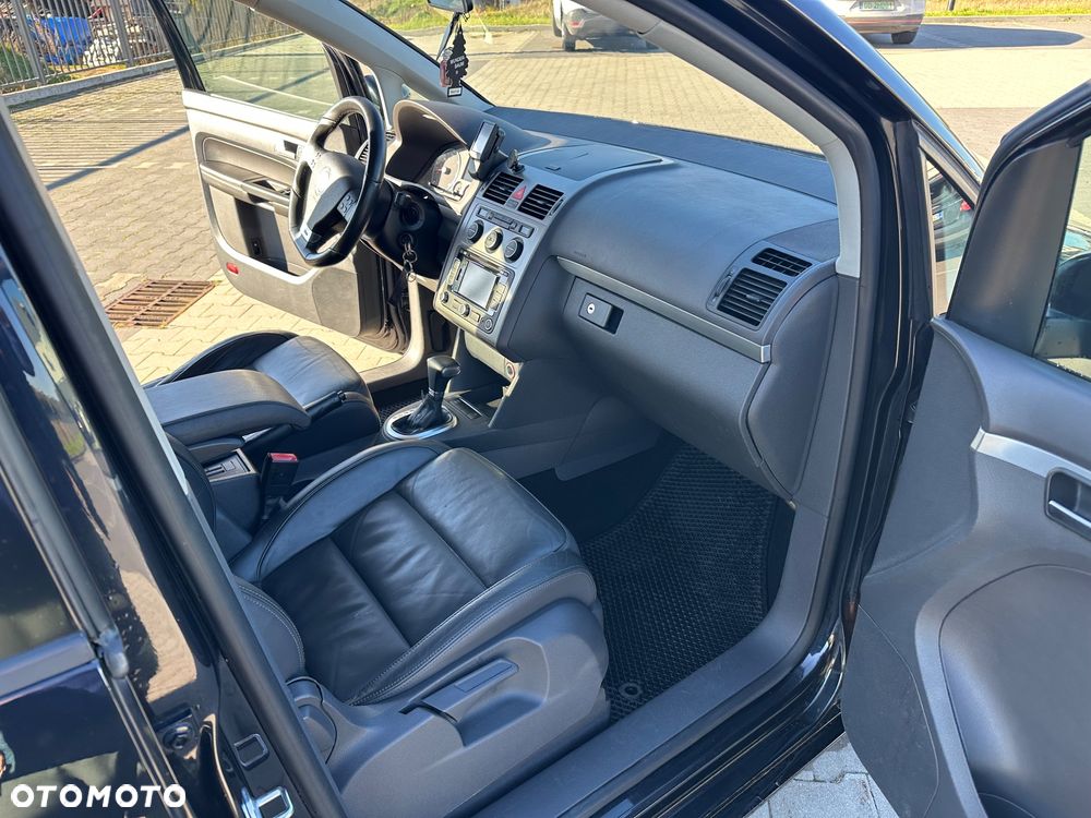 Volkswagen Touran 2.0 TDI DSG R-Line Edition - 18