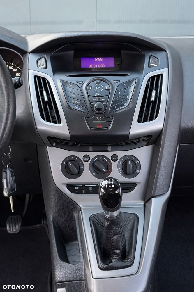 Ford Focus 1.6 Titanium - 19