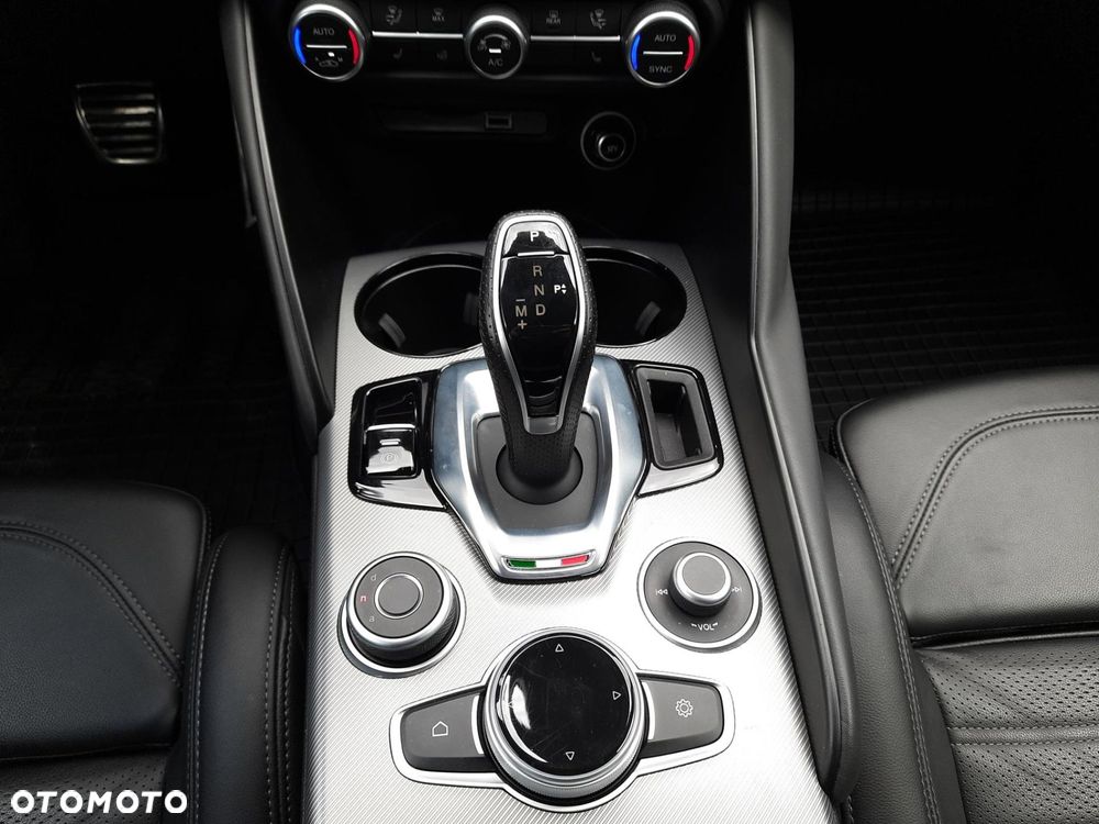 Alfa Romeo Giulia - 15