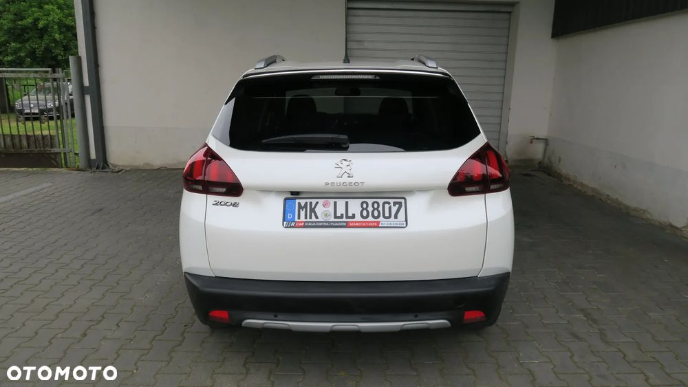 Peugeot 2008 1.2 Pure Tech Style S&S EAT6 - 8