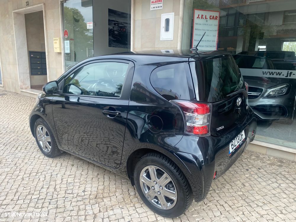 Toyota iQ 1.0 Multidrive + - 6