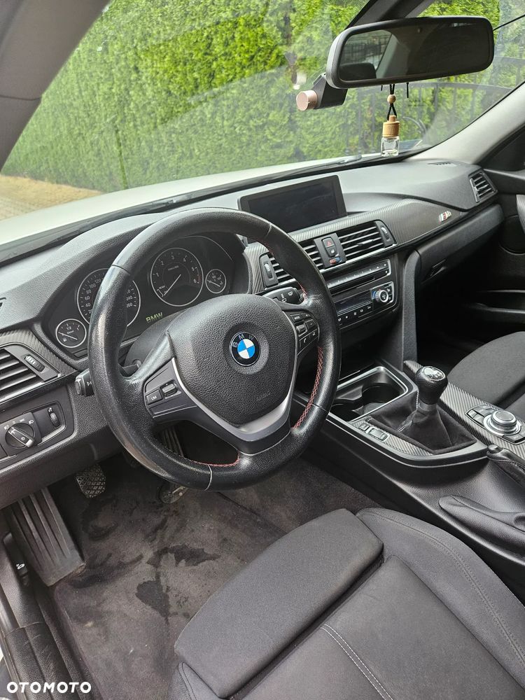 BMW Seria 3 318d Sport Line - 11