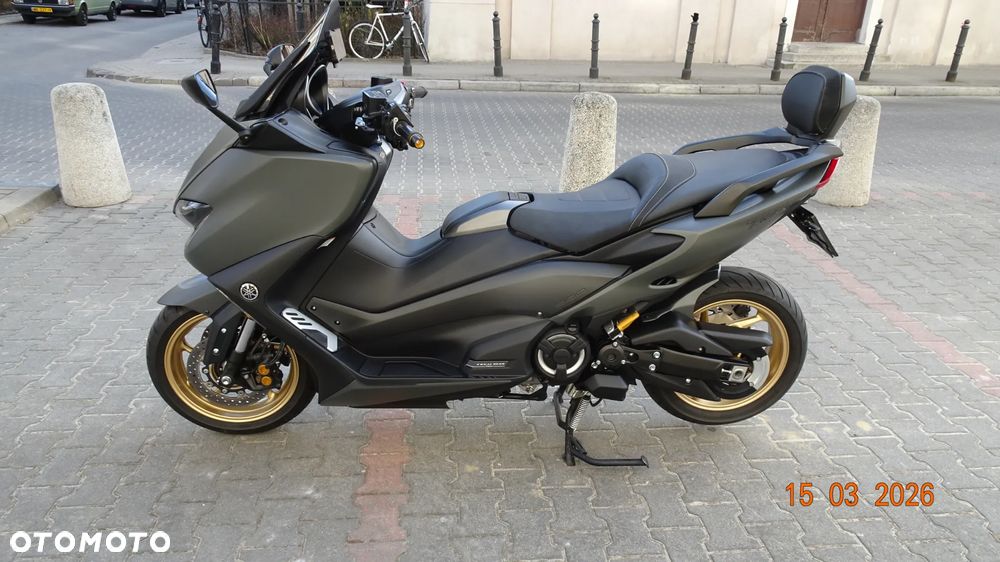 Yamaha Tmax - 25