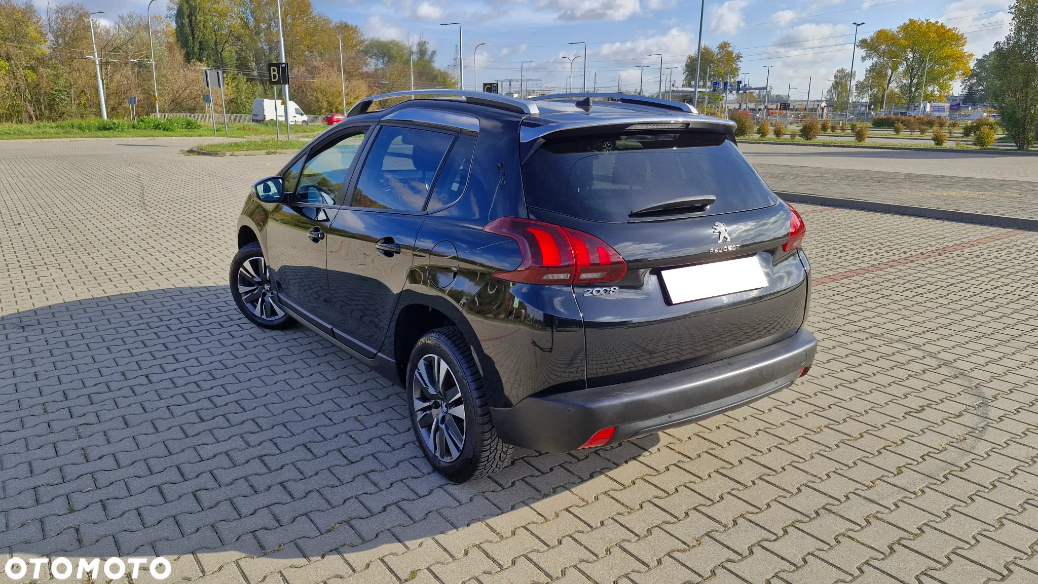 Peugeot 2008 - 6