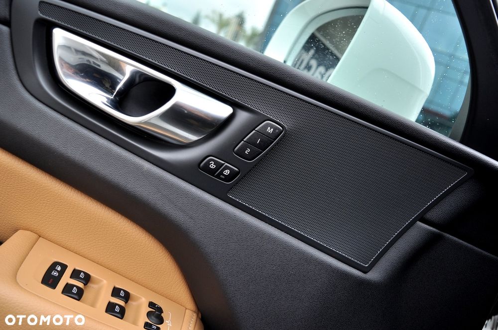 Volvo XC 60 - 21