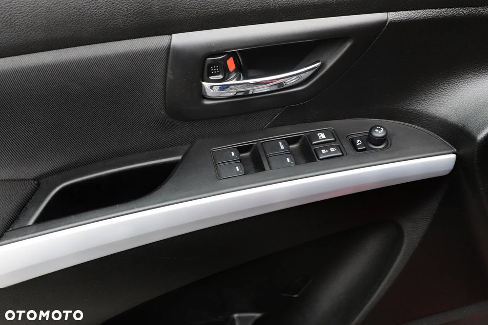 Suzuki SX4 S-Cross 1.4 T Elegance Sun 4WD - 34