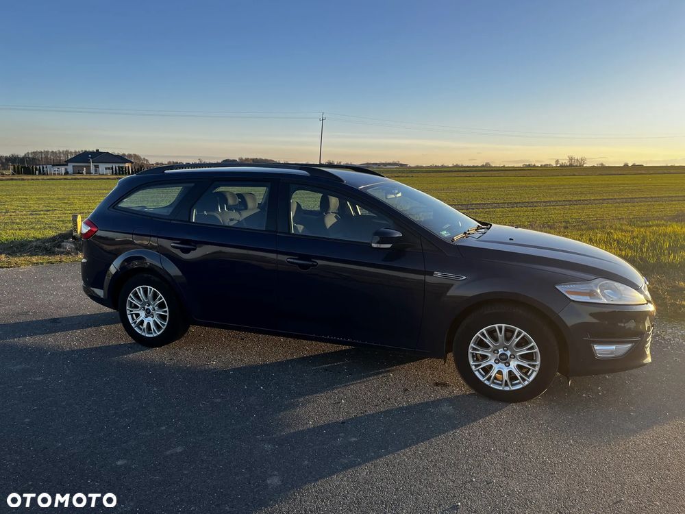 Ford Mondeo 2.0 Ambiente - 10
