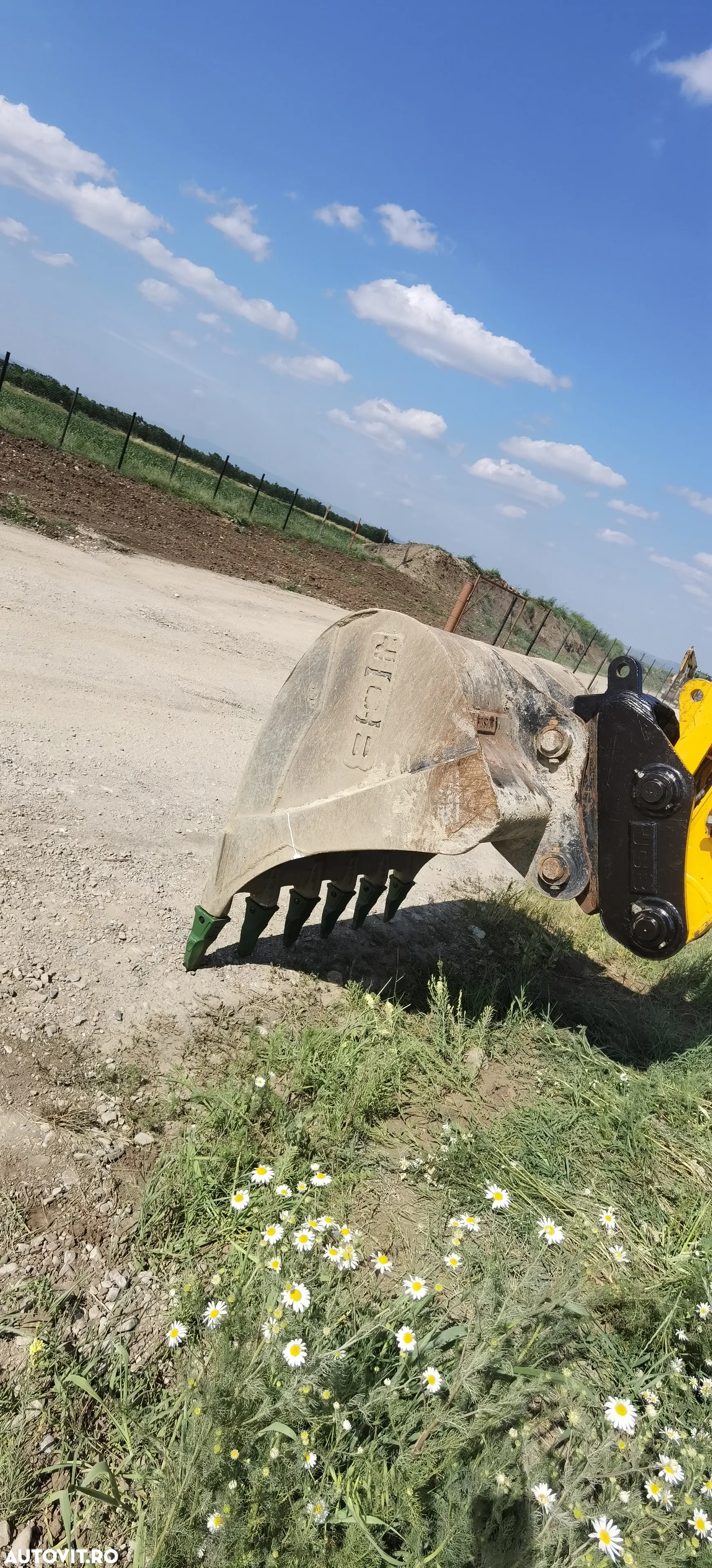 JCB 220 X LC - 3