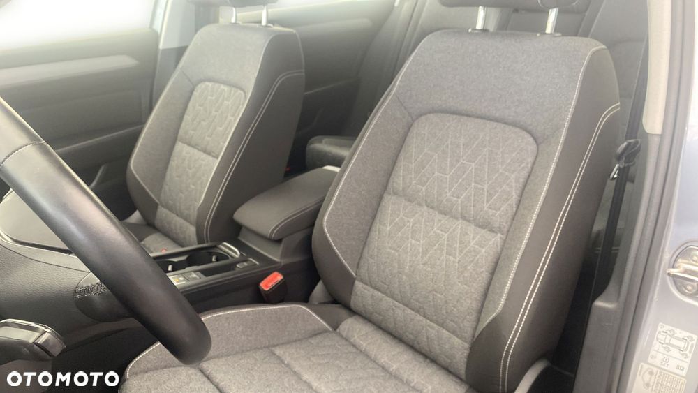 Volkswagen Passat - 17