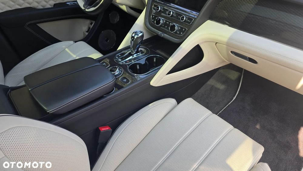 Bentley Bentayga - 12