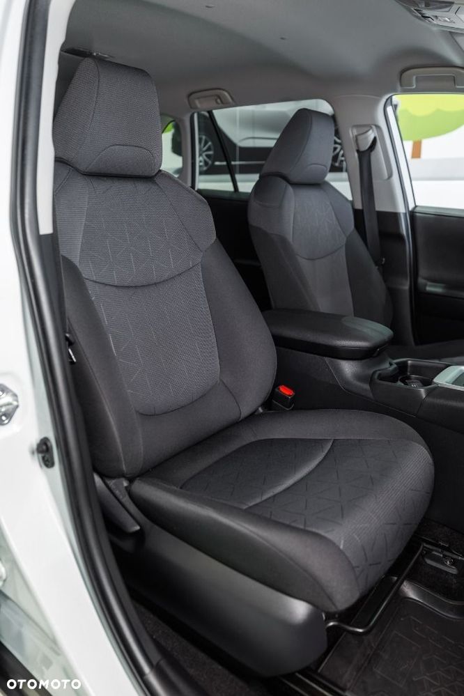 Toyota RAV4 - 11