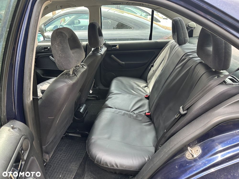 Volkswagen Bora 1.6 Basis - 10