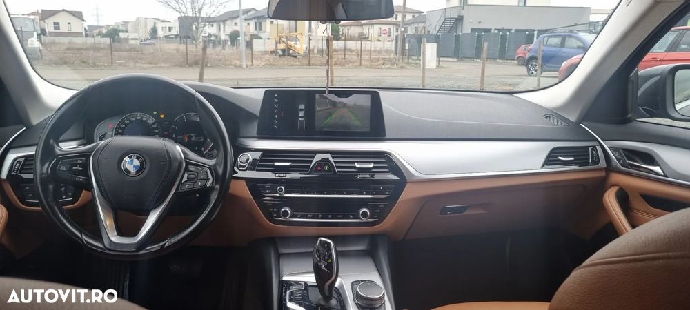 BMW Seria 5 520d Aut. Luxury Line - 13