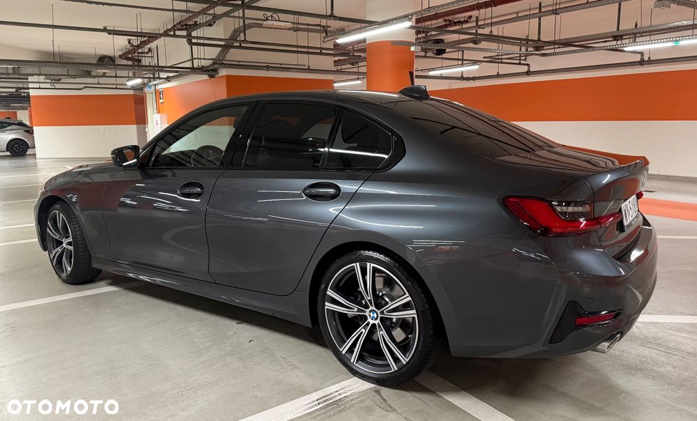 BMW Seria 3 330i Sport Line - 31