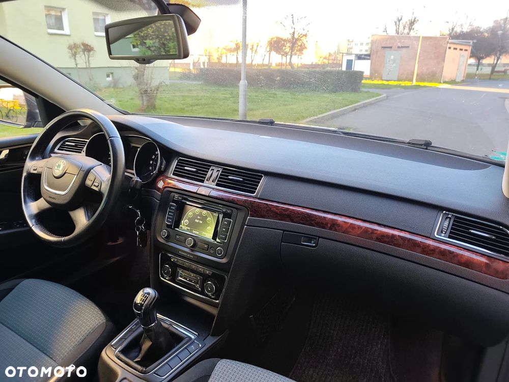 Skoda Superb 2.0 TDI DPF Exclusive - 24