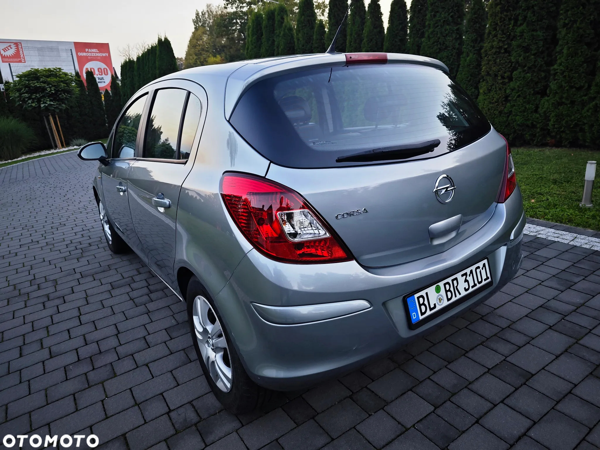 Opel Corsa 1.4 16V Cosmo - 9