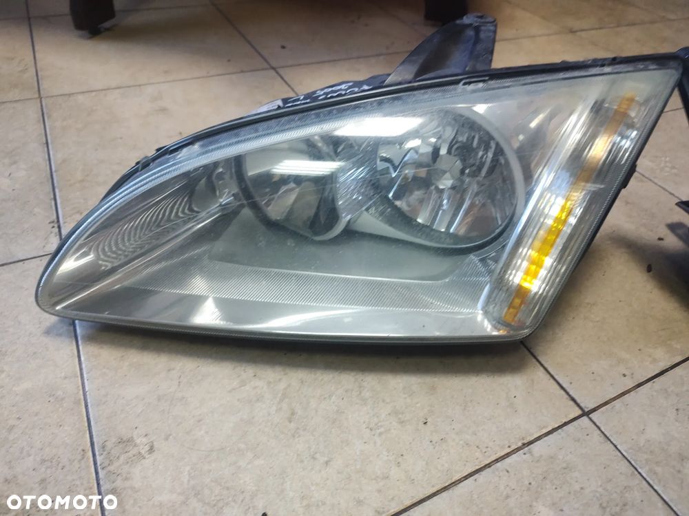 FORD FOCUS MK2 LAMPA PRZÓD LEWA PRAWA 4M51-13W030-AE - 2