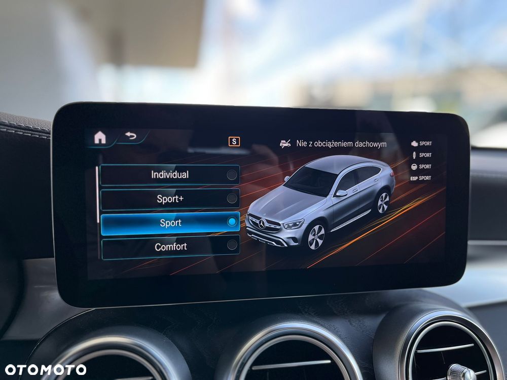 Mercedes-Benz GLC 300 e 4-Matic - 28