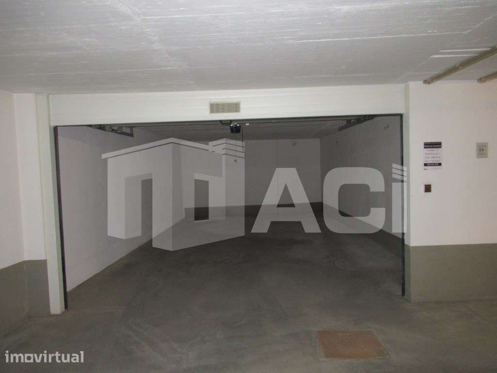 Garagem Av. Marquês de Pombal - Grande imagem: 2/10