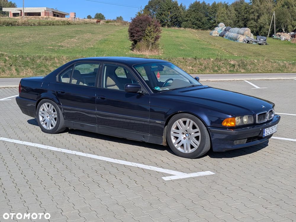 BMW Seria 7 735i - 2