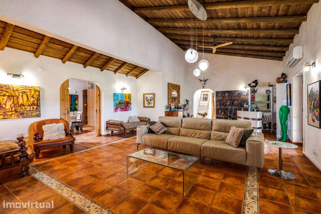 Bonita Casa Familiar com Instalações Equestres Situada em 2.3 hectares - Grande imagem: 2/55