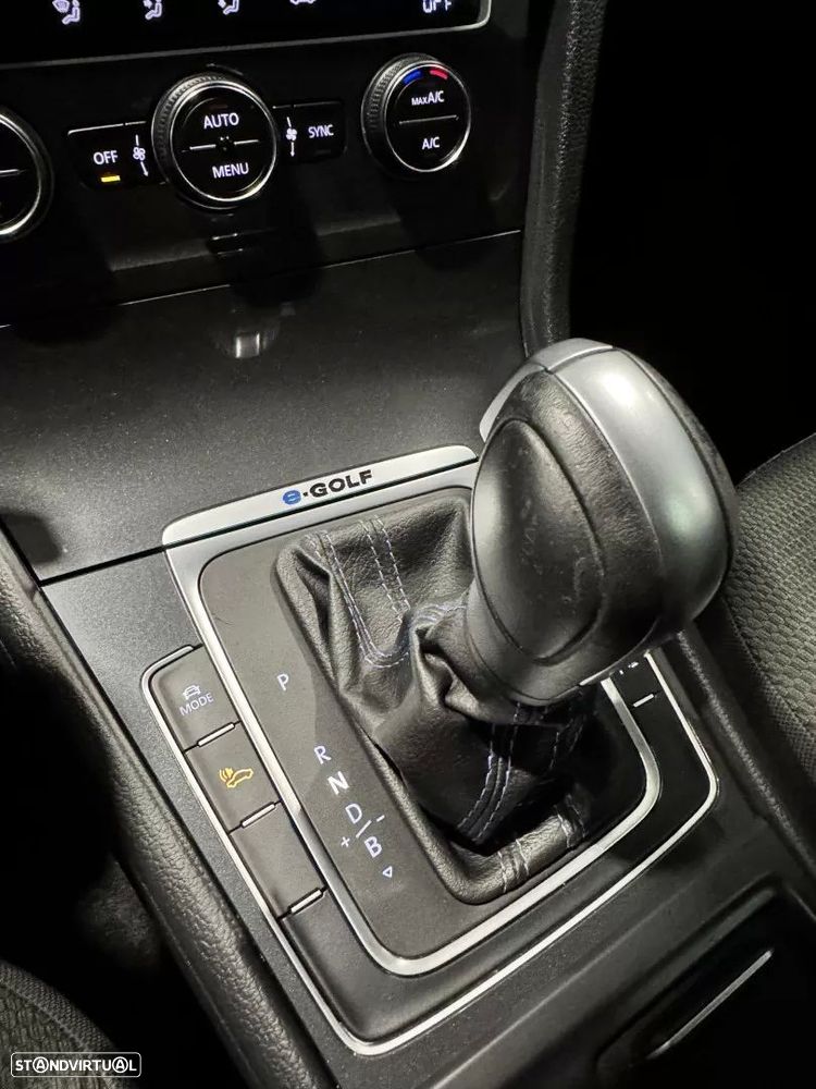 VW e-Golf AC/DC - 17