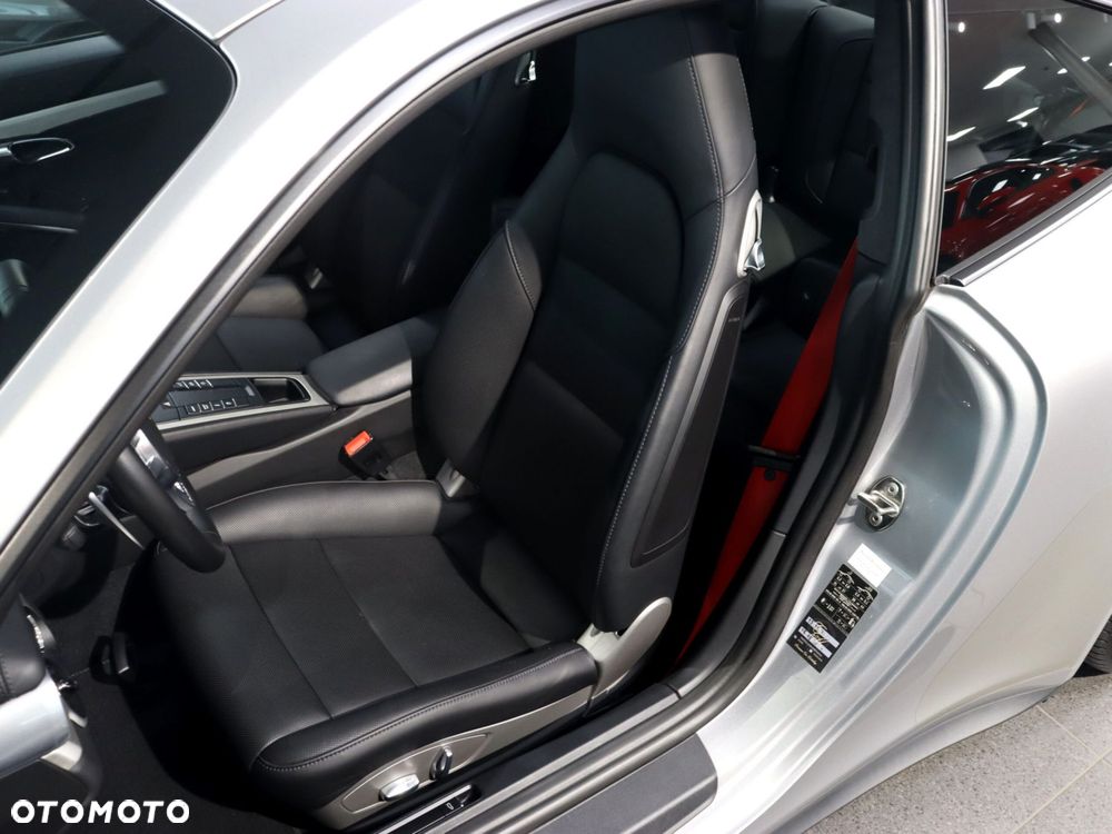 Porsche 911 Carrera 4S PDK - 16
