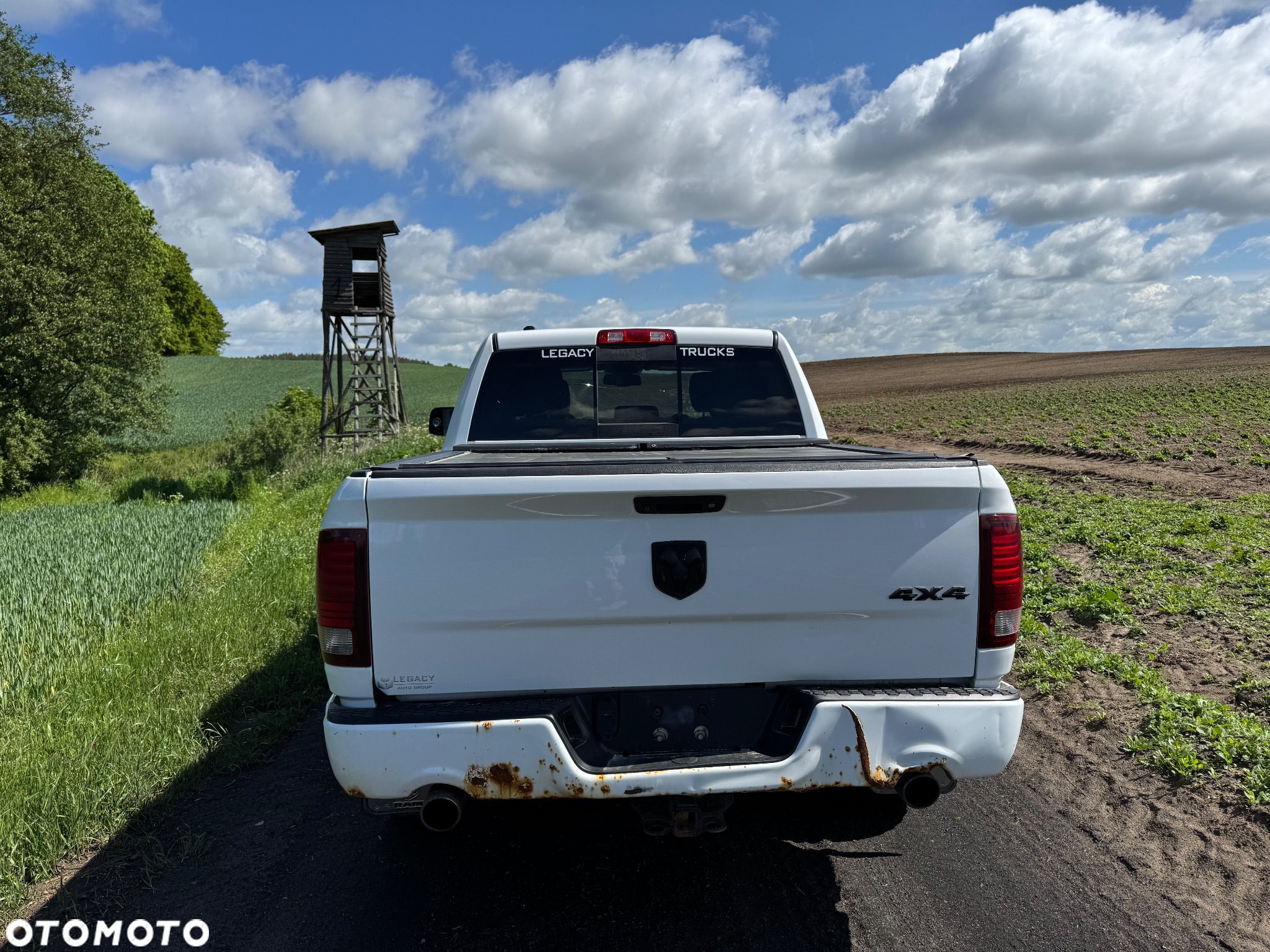 Dodge RAM 1500 5.7 4x4 - 8