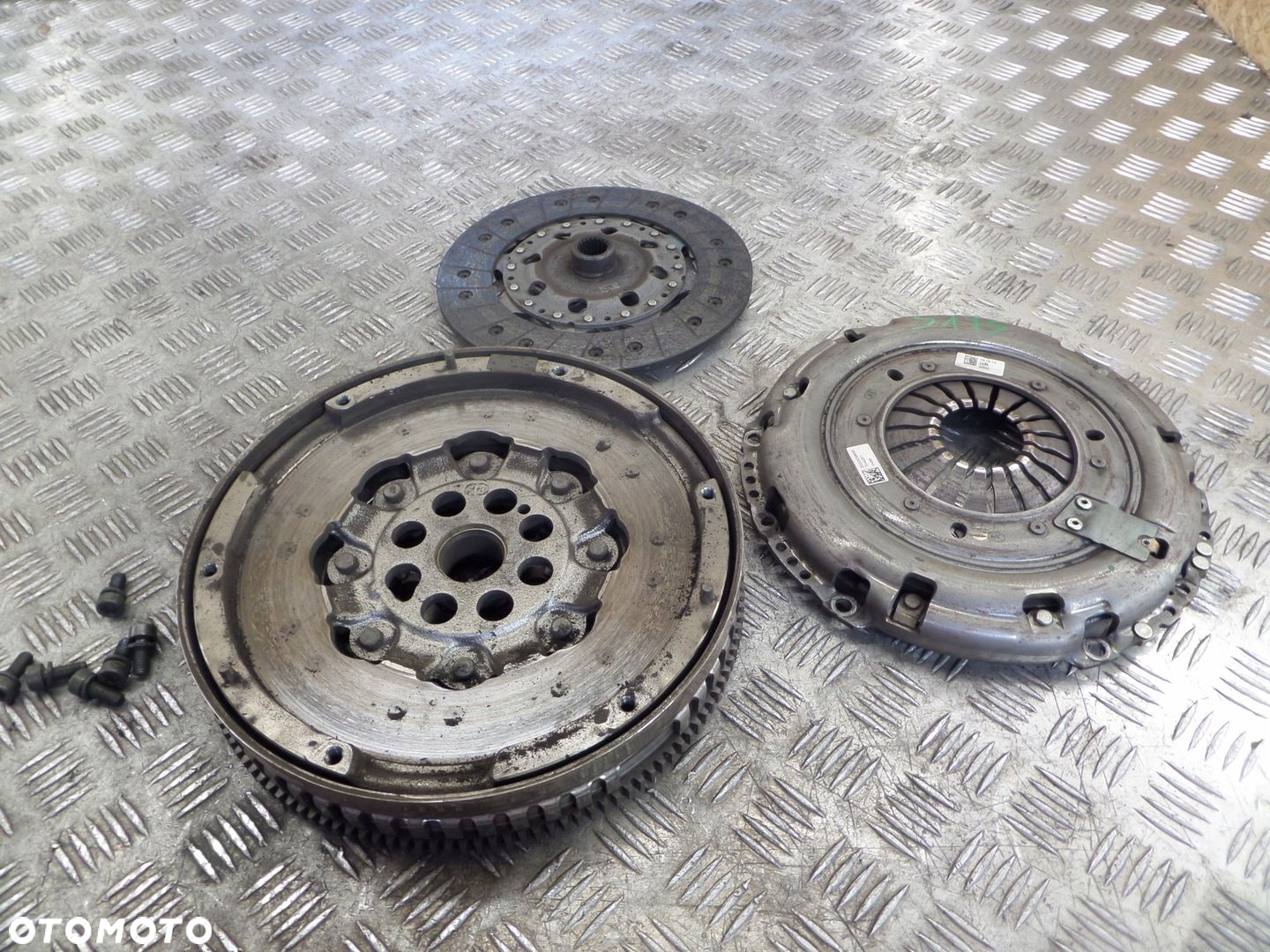 Sprzęgło KOMPLETNE OPEL VIVARO 1,6DCI 302105151R - 2