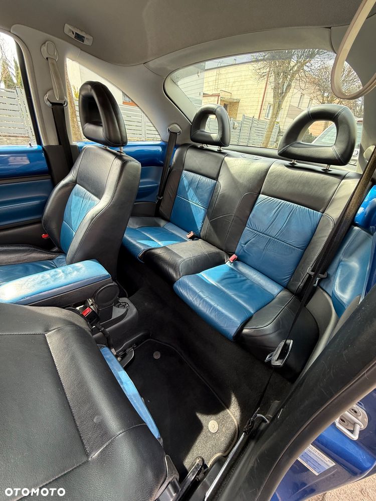 Volkswagen New Beetle - 12