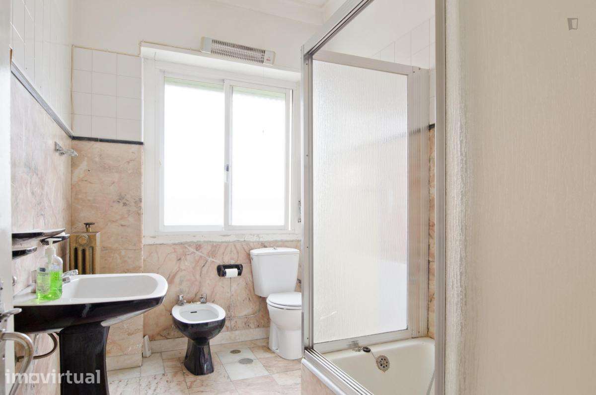 Quarto - localizado em Alameda Lisbon - Grande imagem: 3/18