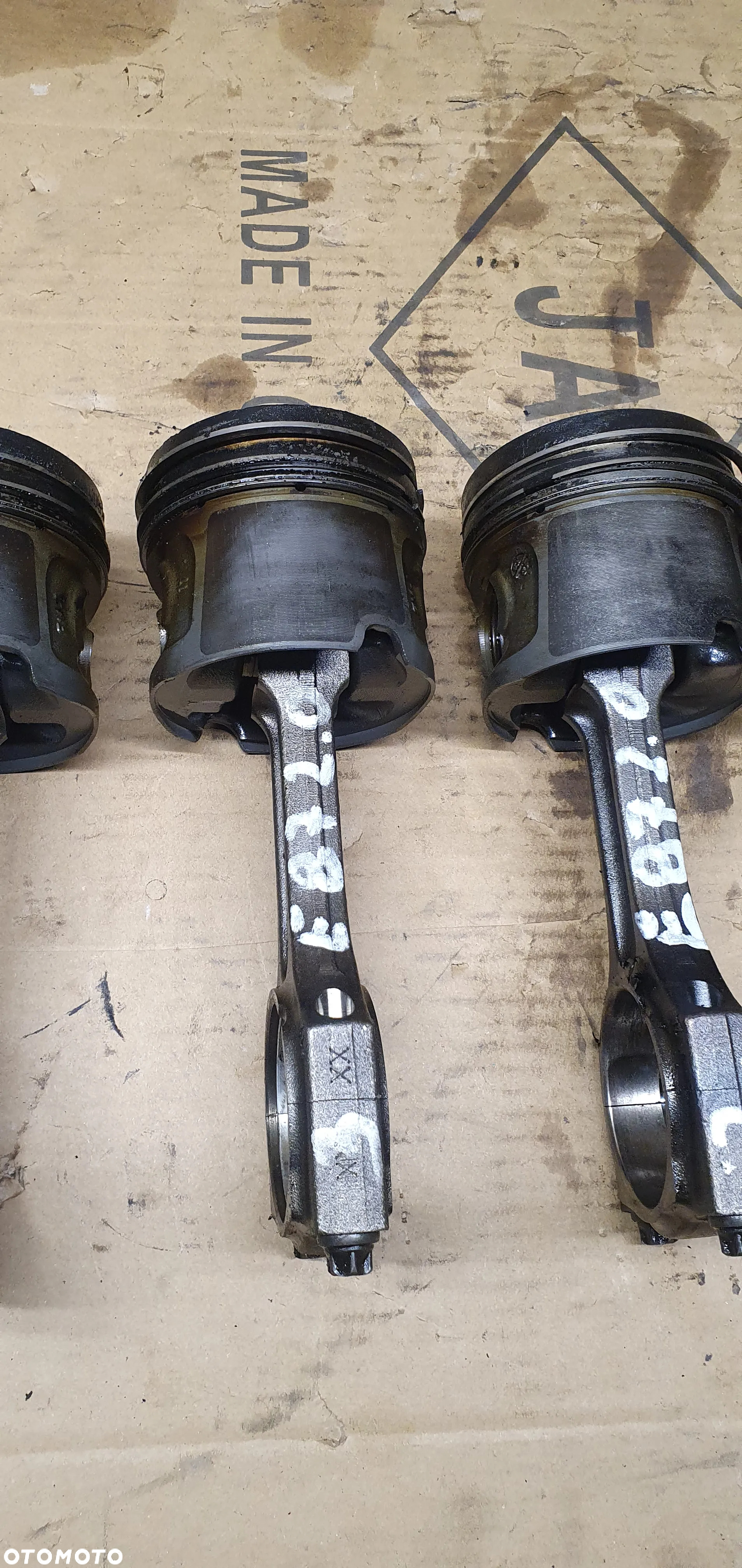 Tłok korbowód BMW I E87 Lift 2.0D N47D20A - 3
