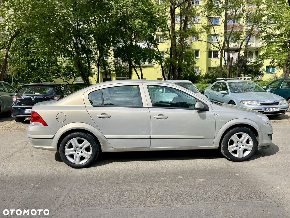 Opel Astra - 4