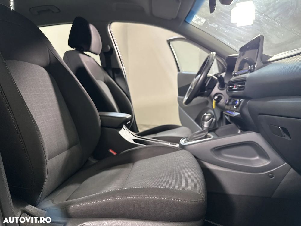 Hyundai KONA - 12