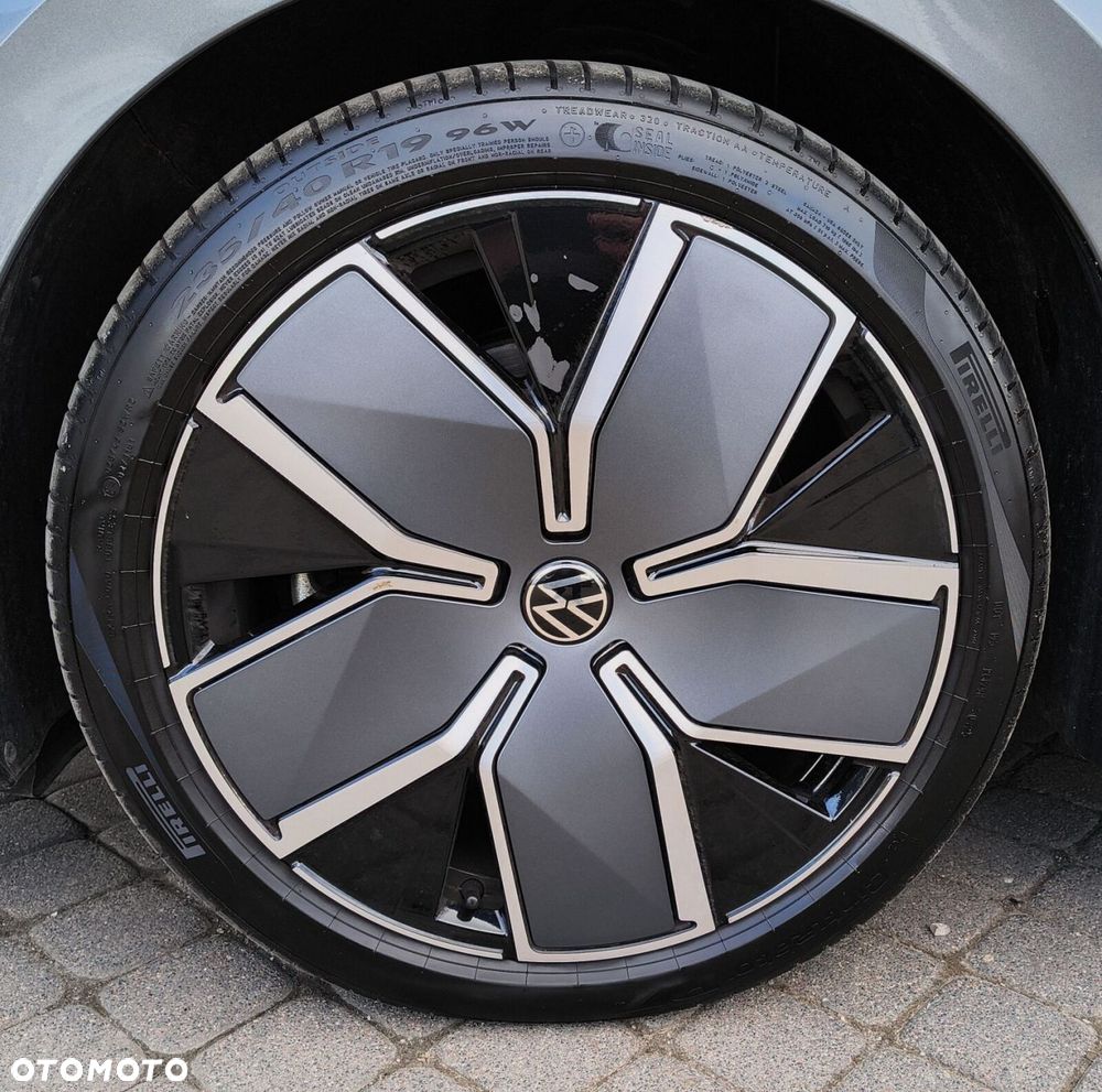 Volkswagen Passat - 31