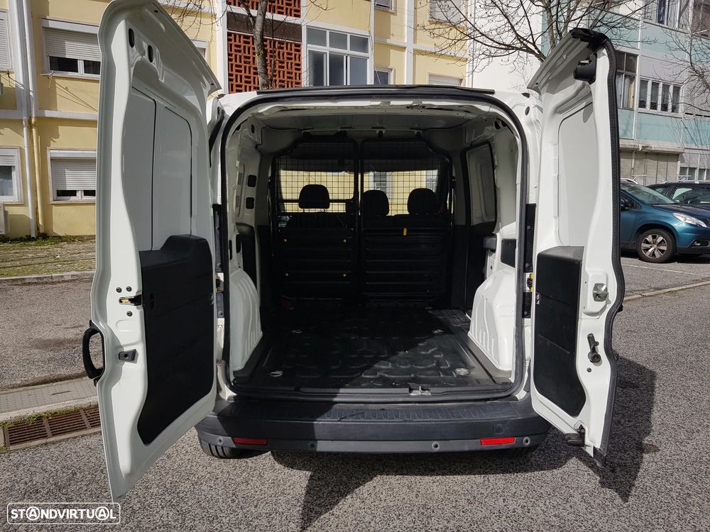 Fiat Doblo 3 Lugares - 10