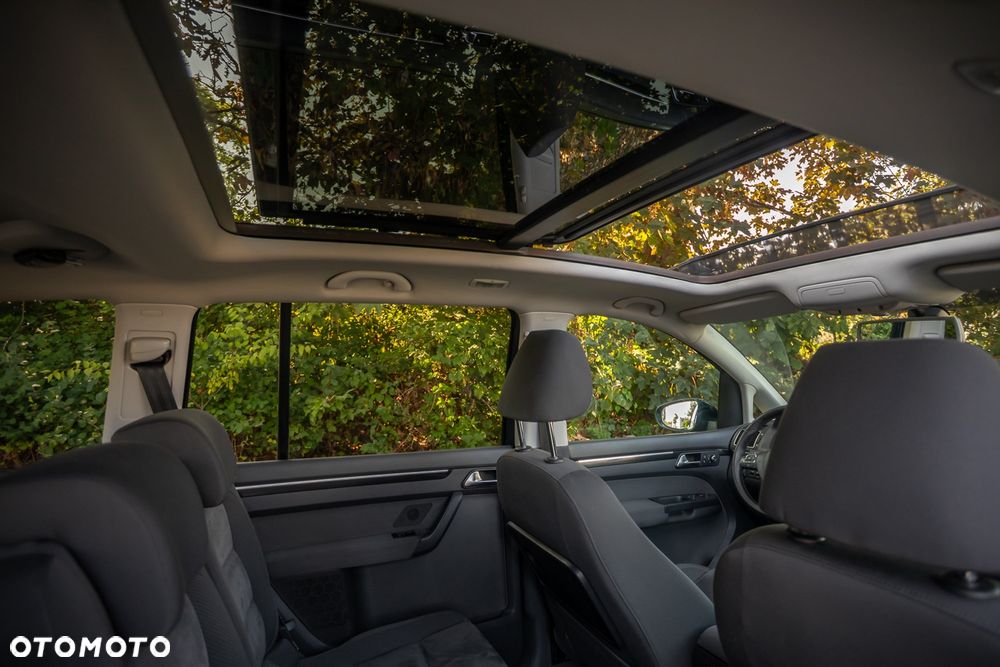 Volkswagen Touran 2.0 TDI Highline - 21