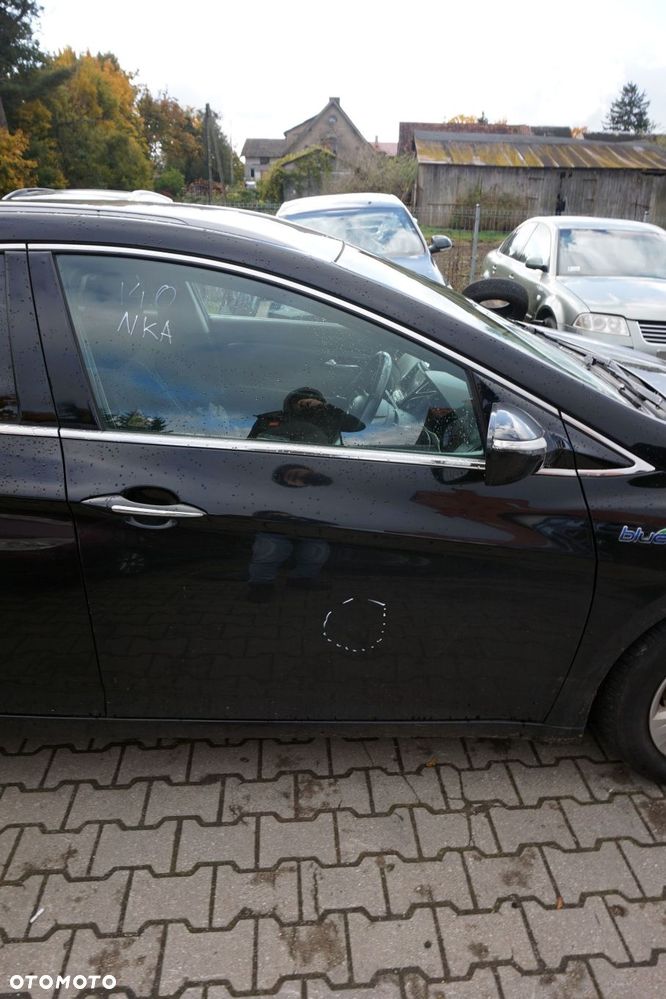 DRZWI PRZEDNIE PRAWE I40 VF KOMBI NKA  CZARNY HYUNDAI 2011-2014 - 1