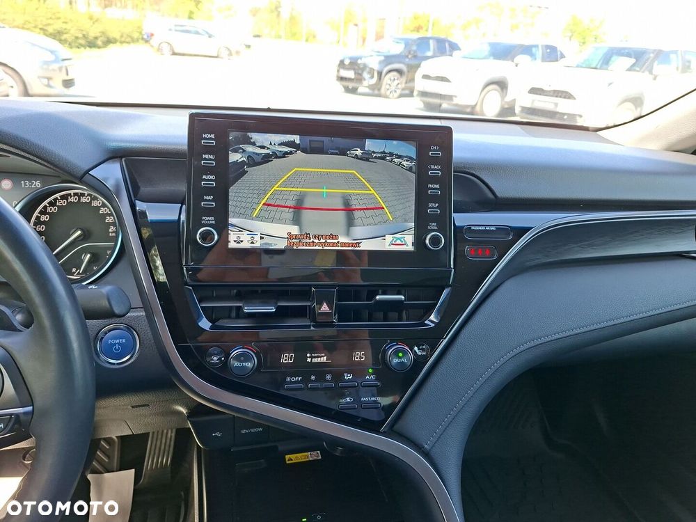 Toyota Camry - 17