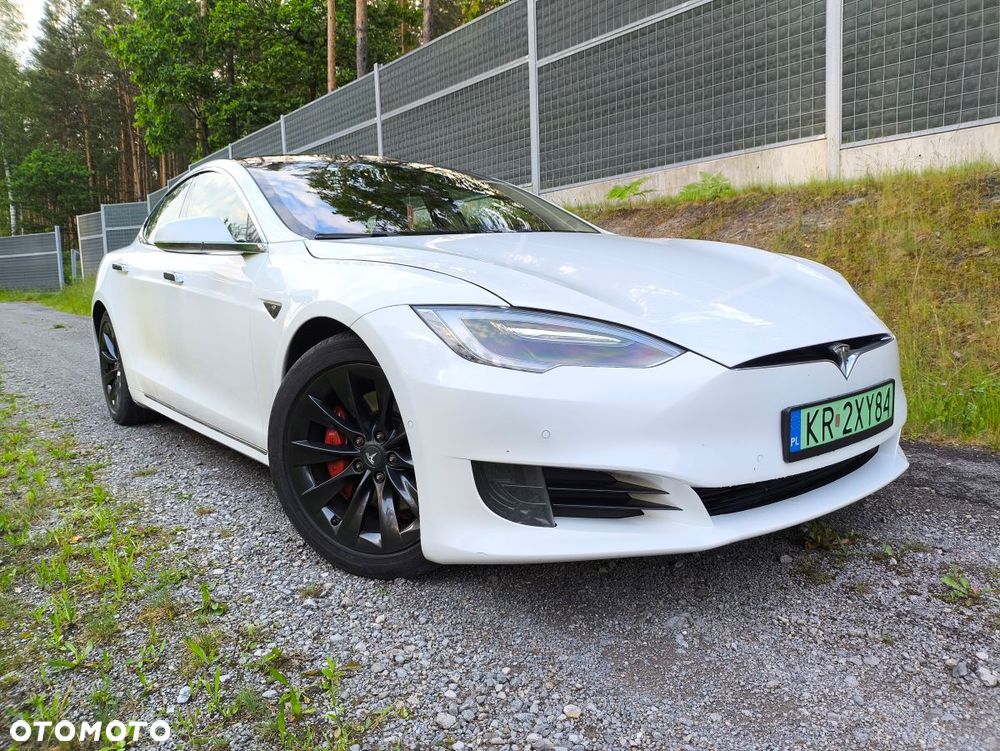 Tesla Model S - 1
