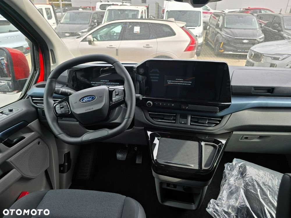 Ford Tourneo Custom - 9
