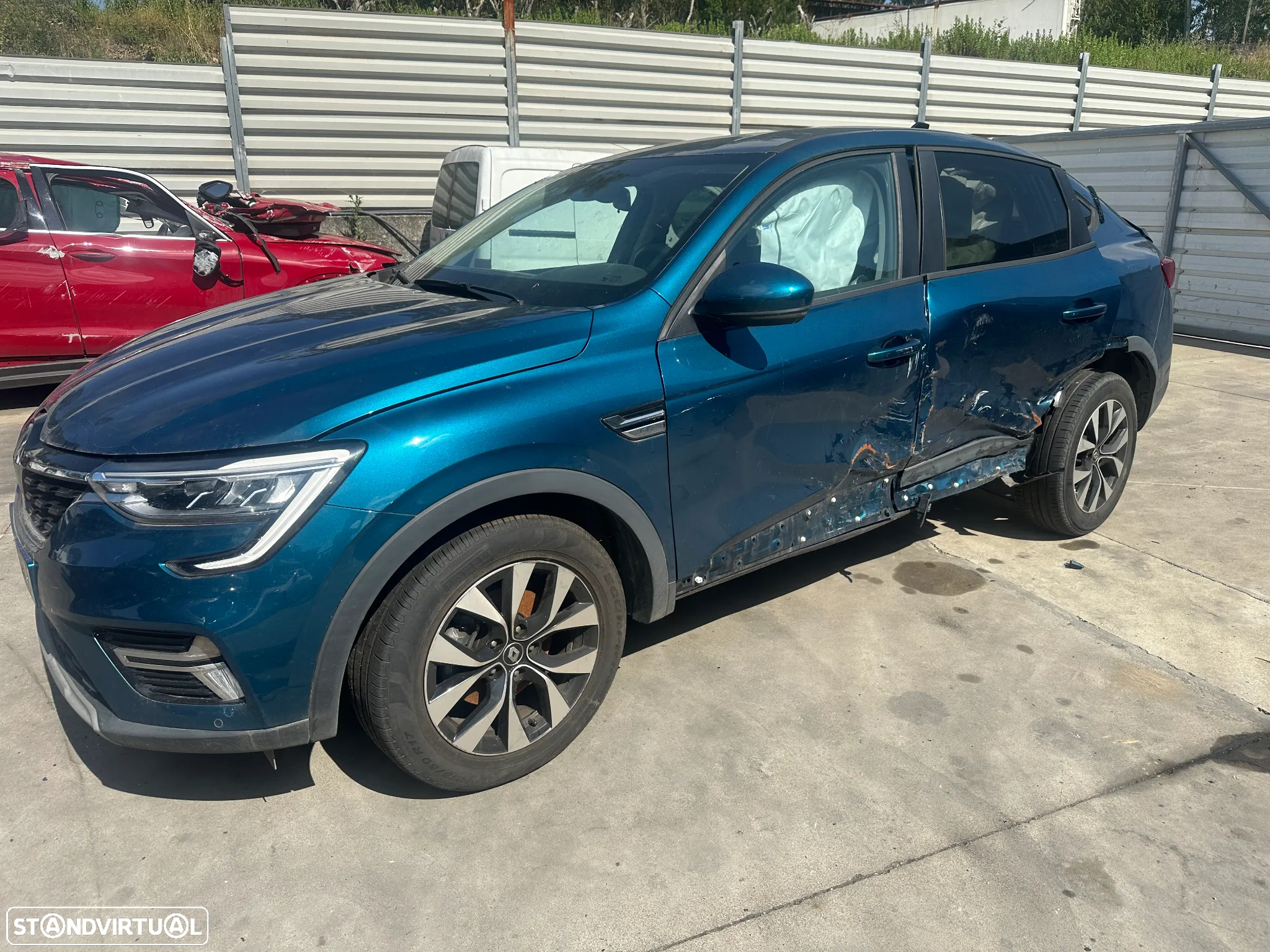 RENAULT ARKANA 1.6 E-TECH HIBRID DE 2022 (CENTRO DE ABATE) - 3