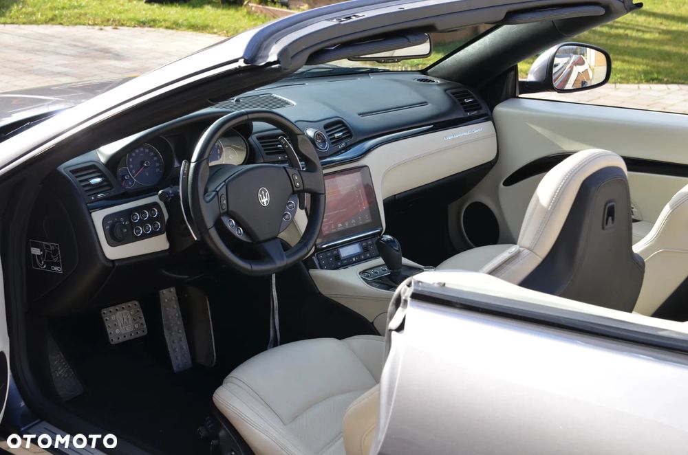 Maserati GranCabrio Sport - 19