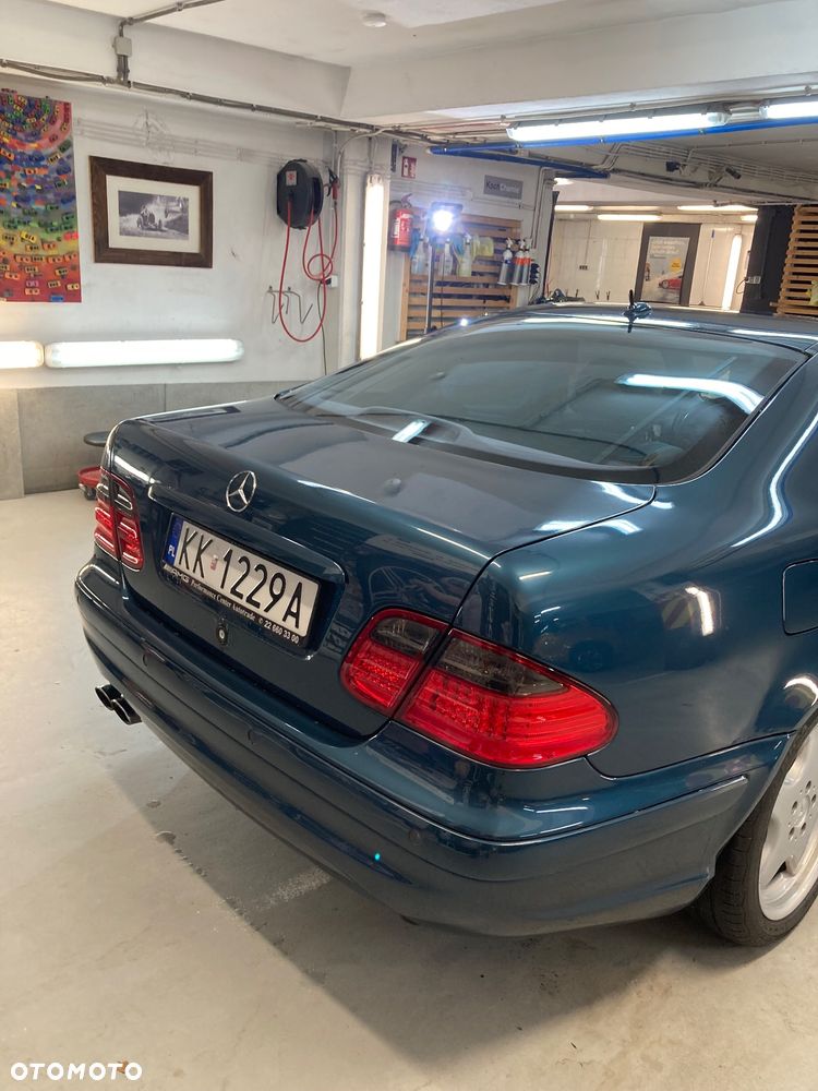 Mercedes-Benz CLK - 8