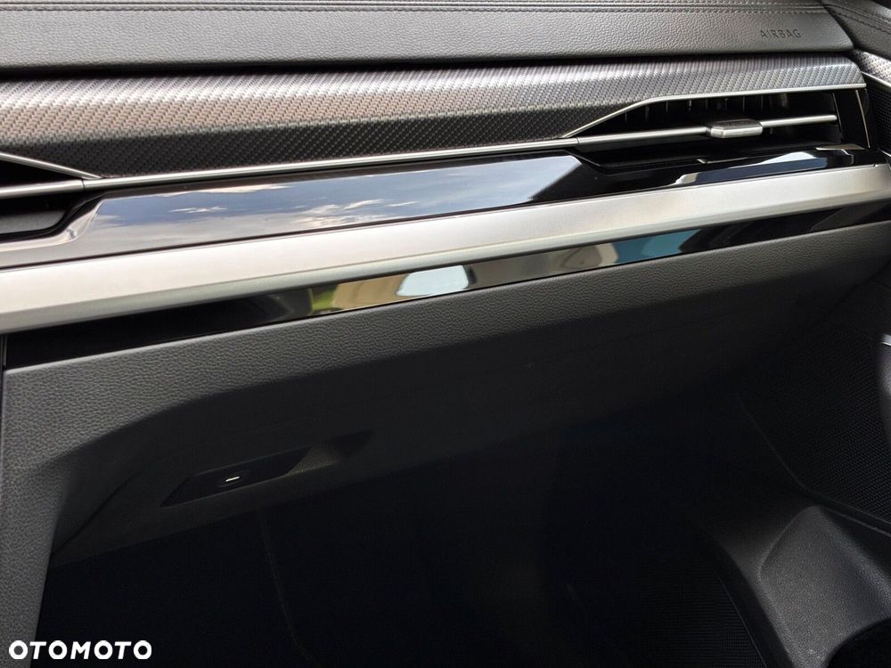 Volkswagen Arteon 2.0 TDI 4Motion R-Line DSG - 32