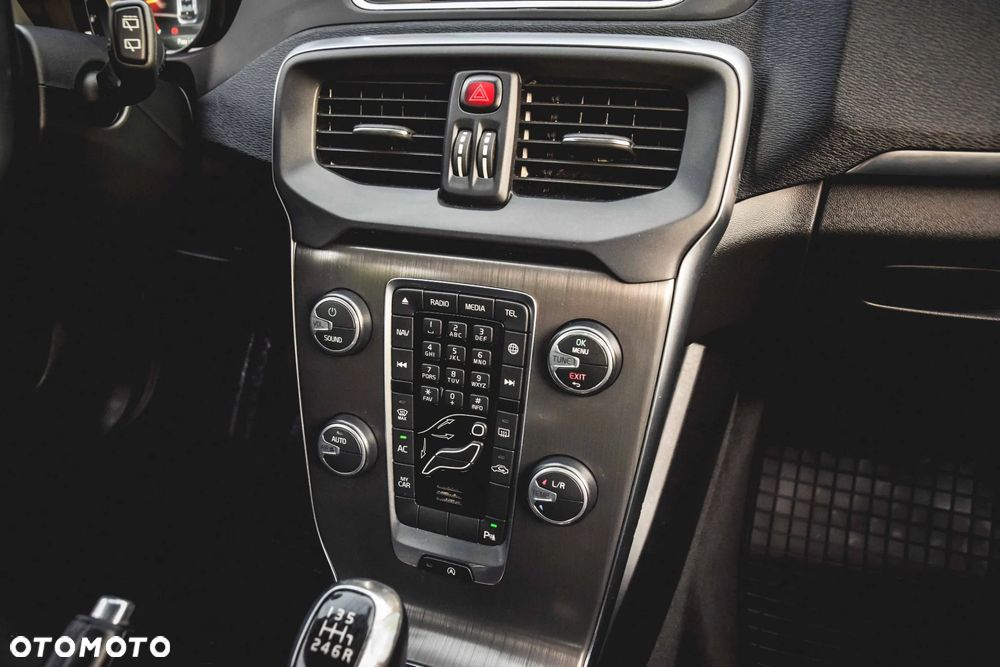 Volvo V40 D2 Momentum - 39